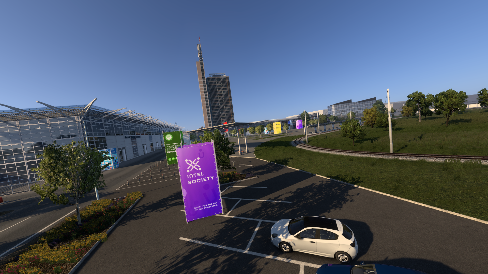 Morgenlicht an der Messe Hannover – Westwood Logistics legt auf W-03 einen Schlenker über das Messegelände ein